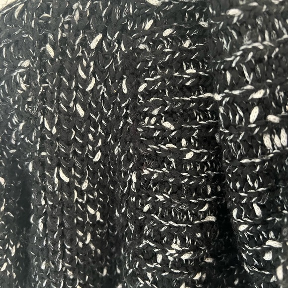 John + Jenn Black and White Knit Sweater - Picture 4 of 5